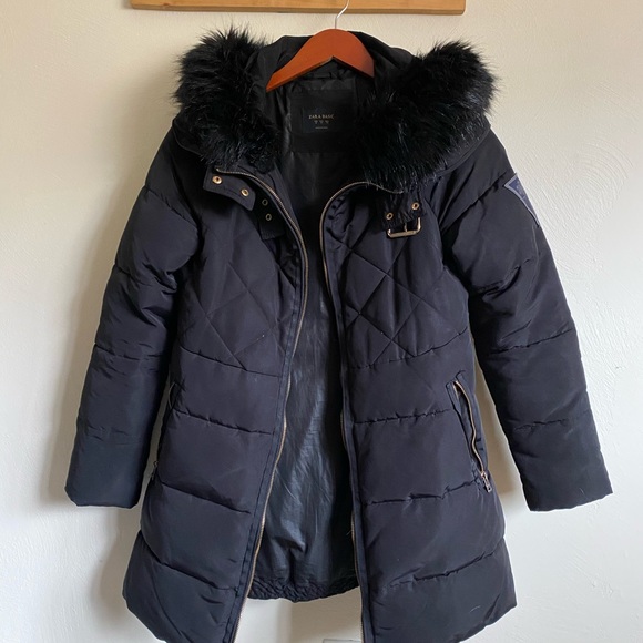 ***SOLD***Zara puffer black with gold buckle - Picture 4 of 5